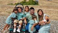 "Sin Mateo, no sé si Claudia y yo seguiríamos juntos": cómo un hijo con parálisis cerebral transformó a la familia de Hanish