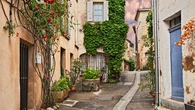 El encantador pueblo de la Provenza francesa donde descansan los restos de Albert Camus