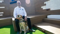 Jonatan Armengol, activista y usuario de perro guía: "Mi perro son mis ojos, no ponemos en riesgo a nadie"