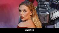 Scarlett Johansson presume de curvas en la alfombra roja de 'Transformers One' con un vestido ajustado