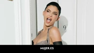 Kylie Jenner revive la 'estética Kardashian' con un vestido superajustado que genera debate