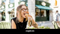 'Eating Jet lag' o cómo comer a deshoras puede afectar a tus hormonas