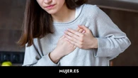 Qué es el "síndrome del corazón roto", la afección que puede ser mortal y padecen más las mujeres