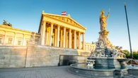 Los Parlamentos de Europa que se pueden visitar y comer en ellos por 15 euros