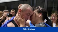 Las emotivas imágenes del reencuentro de soldados ucranianos liberados con sus familias