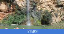 La cueva poco conocida de Valencia con una cascada de 60 metros y una piscina natural