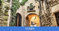 El pueblo medieval con un casco histórico gótico a una hora y media de Barcelona