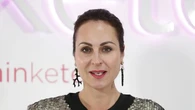 Ana Milán contesta a una seguidora por recriminarle que lleve sujetador en casa: "Qué poca vergüenza"