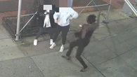 La Policía de Nueva York investiga un ataque con un martillo a dos asiáticas