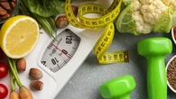 Cómo afrontar la Operación Bikini con salud (¡y éxito!) con ayuda de la báscula que pesa de la grasa al músculo