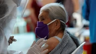 Los inesperados 'efectos colaterales' positivos de la inmunización tras la vacuna contra la Covid-19