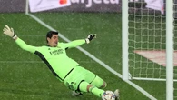 El ritual de Courtois que repite en la portería antes de empezar cada partido