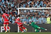 Celta y Rayo deberán esperar una semana por el pasaporte europeo