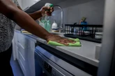 CC OO reclamará judicialmente que las empleadas del hogar puedan cobrar el paro previo a la reforma de 2022
