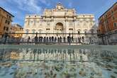 La Fontana de Trevi estrena una pasarela experimental contra el turismo masivo