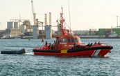 Desembarcan en Lanzarote por razones humanitarias 49 polizones que viajaban en un barco procedente de Dakar