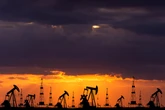 Locura en el mercado energético: el petróleo pasa de máximos a pinchar un 15% en 24 horas