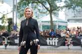 Por qué las cucharas son la nueva obsesión estilística de Cate Blanchett