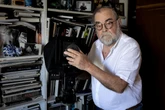 Francesc Relea cristaliza en ‘Poirot, último testigo’ la memoria de un país que el fotógrafo chileno almacenó en sus negativos