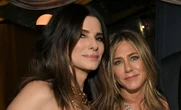Sandra Bullock recuerda cómo Hollywood intentó enfrentarla con Jennifer Aniston: “Nadie quería que las mujeres fueran amigas”