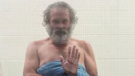 El acosador de Jennifer Aniston comparece en el juzgado semidesnudo y el juez le pide una evaluación mental