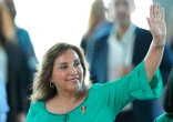 La presidenta de Perú, Dina Boluarte, señalada por haberse apartado del cargo sin comunicarlo por unas cirugías estéticas