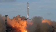 El megacohete Starship de Elon Musk completa un vuelo sin en explotar por primera vez en 2025