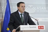 Gallardo considera que la jueza de Badajoz no quiere perder un caso que le serviría para “promocionar”