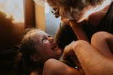 Por qué las cosquillas nos hacen reír incluso cuando molestan y otras incógnitas que desconciertan a la neurociencia