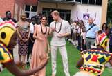 Enrique de Inglaterra y Meghan Markle inician su gira por Nigeria para promocionar los Juegos Invictus