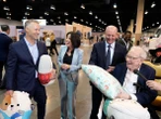 Los 10 mensajes clave de la última junta de Warren Buffett como CEO de Berkshire Hathaway