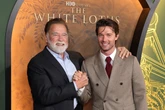 El divertido tira y afloja de Arnold and Patrick Schwarzenegger durante una charla sobre ser actor e ‘hijo de’: “Tu actuación me sorprendió. No te reconocí”