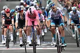 Obra maestra de Pedersen y Vacek en la quinta etapa del Giro de Italia