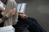 Sanidad quiere prohibir fumar a menos de 15 metros de parques infantiles, centros sanitarios y edificios públicos