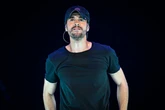 Enrique Iglesias, el niño que creció siendo portada de revista cumple los 50 años alejado del foco