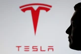 Tesla entra en zona de turbulencias: los analistas recortan su previsión y Musk avisa de un año duro
