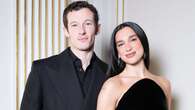 Dua Lipa y Callum Turner, la pareja que vive en una eterna luna de miel y protagoniza románticos bailes en público