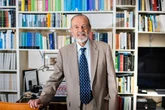 Philip Kitcher, el filósofo que ha dado un nuevo enfoque a la biología y la investigación genética, recibe el Premio Fronteras