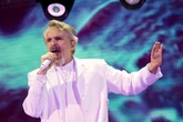 Miguel Bosé sube la temperatura en Murcia: dos horas y media de concierto en el arranque de su ‘Importante Tour’ en España