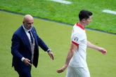 Lewandowski recibe duras críticas tras anunciar su retirada de la selección polaca mientras Michal Probierz sea el entrenador