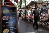 El final de la temporada alta del turismo eleva el paro en 22.000 personas en agosto mientras se pierden 200.000 empleos