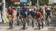El inglés Jake Stewart se impone al sprint en Mâcon en la quinta etapa de la Dauphiné