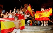 Si España gana la Eurocopa, ¿es legal hacer botellón en la calle? ¿Me puedo bañar en fuentes públicas? ¿Y celebrar por la ventanilla en un coche en marcha?