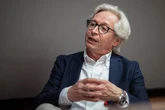 Guillermo Antiñolo, ginecólogo y genetista: “Muchas mujeres ni siquiera se plantean una terapia hormonal y envejecen críticamente”