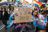 El teléfono Arcoíris para víctimas de lgtbifobia recibe más de 900 consultas mensuales