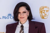 La cantante Jessie J actualiza cómo se encuentra tras su diagnóstico de cáncer: “Las lágrimas de felicidad son reales”