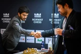 Gukesh, campeón del mundo de ajedrez, despierta por fin y tumba al líder Nakamura