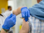 Un pinchazo, doble escudo: éxito preliminar de una vacuna conjunta frente a covid y gripe en mayores de 50