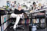 Juan Gatti, el diseñador de la modernidad española: “Me hace ilusión pensar cuántos chicos se han criado con un póster de Almodóvar en la habitación”
