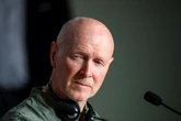 La policía británica detiene al cineasta Paul Laverty, esposo de Icíar Bollaín, por su apoyo público a Acción Palestina